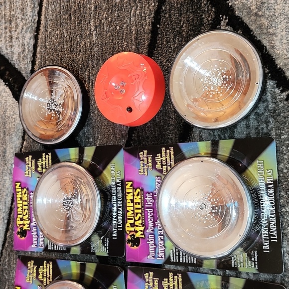 PUMPKIN MASTERS POWERED LIGHT GLOWS W/ SLOWLY SHIFTING COLORS AMERICA'S FAVORITE - Picture 6 of 9